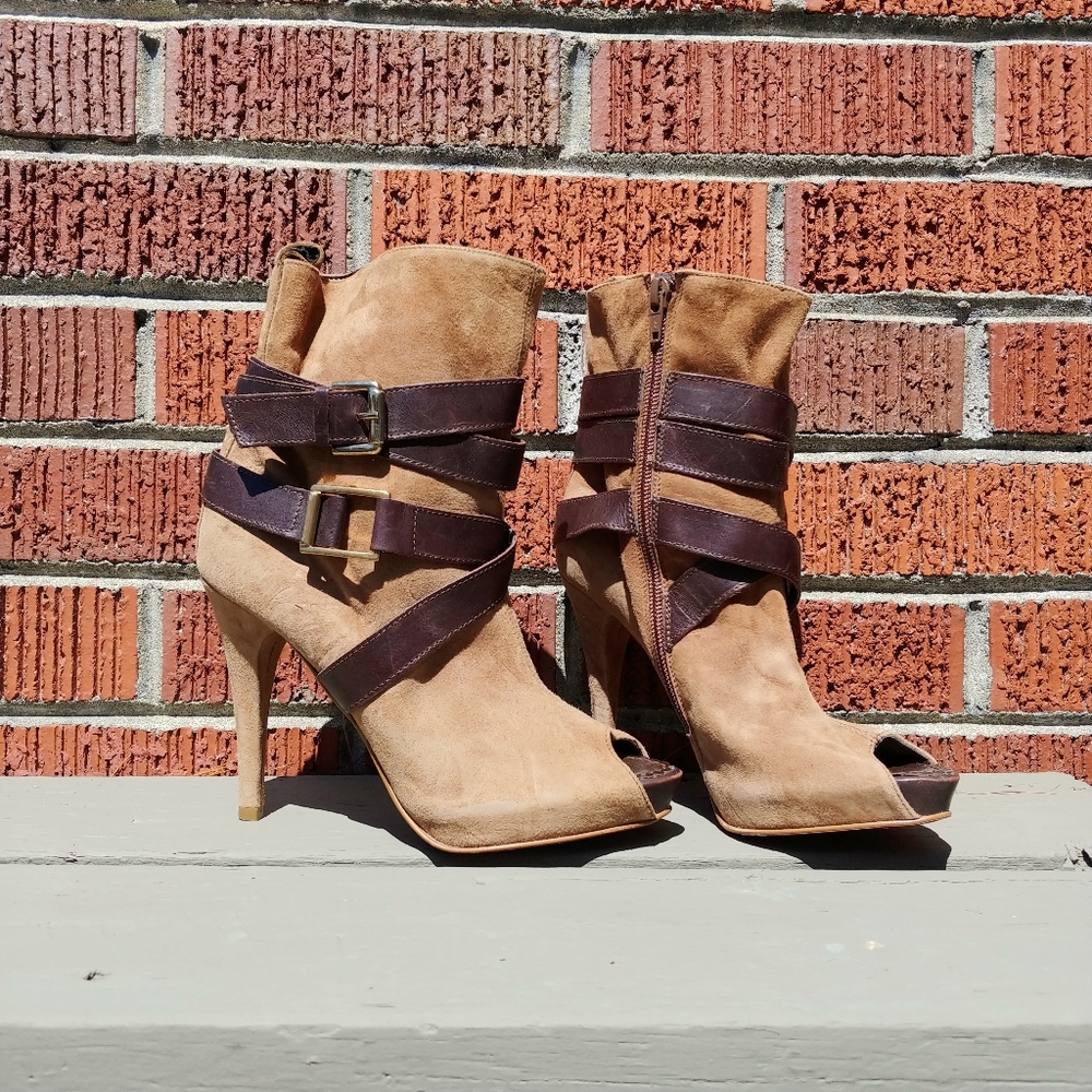 Suede bootie open toe -Browns